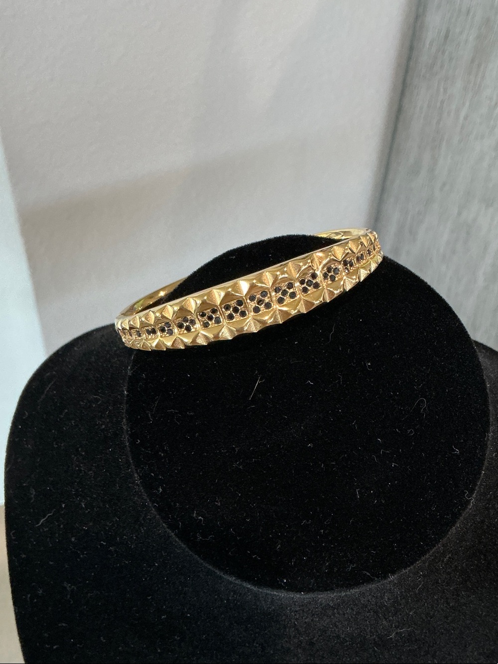 Gold Floral Accent Bangle Bracelet - Women Jewelry